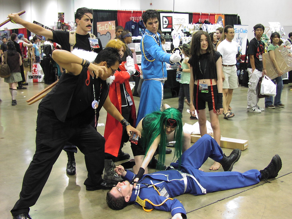 Gaggle Of Full Metal Alchemist Cosplayers  From Left To -1171