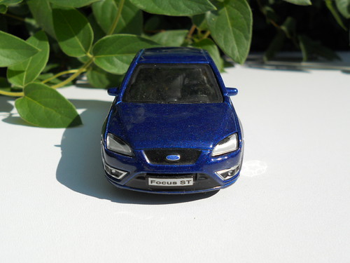 Ford Focus ST – Bburago4