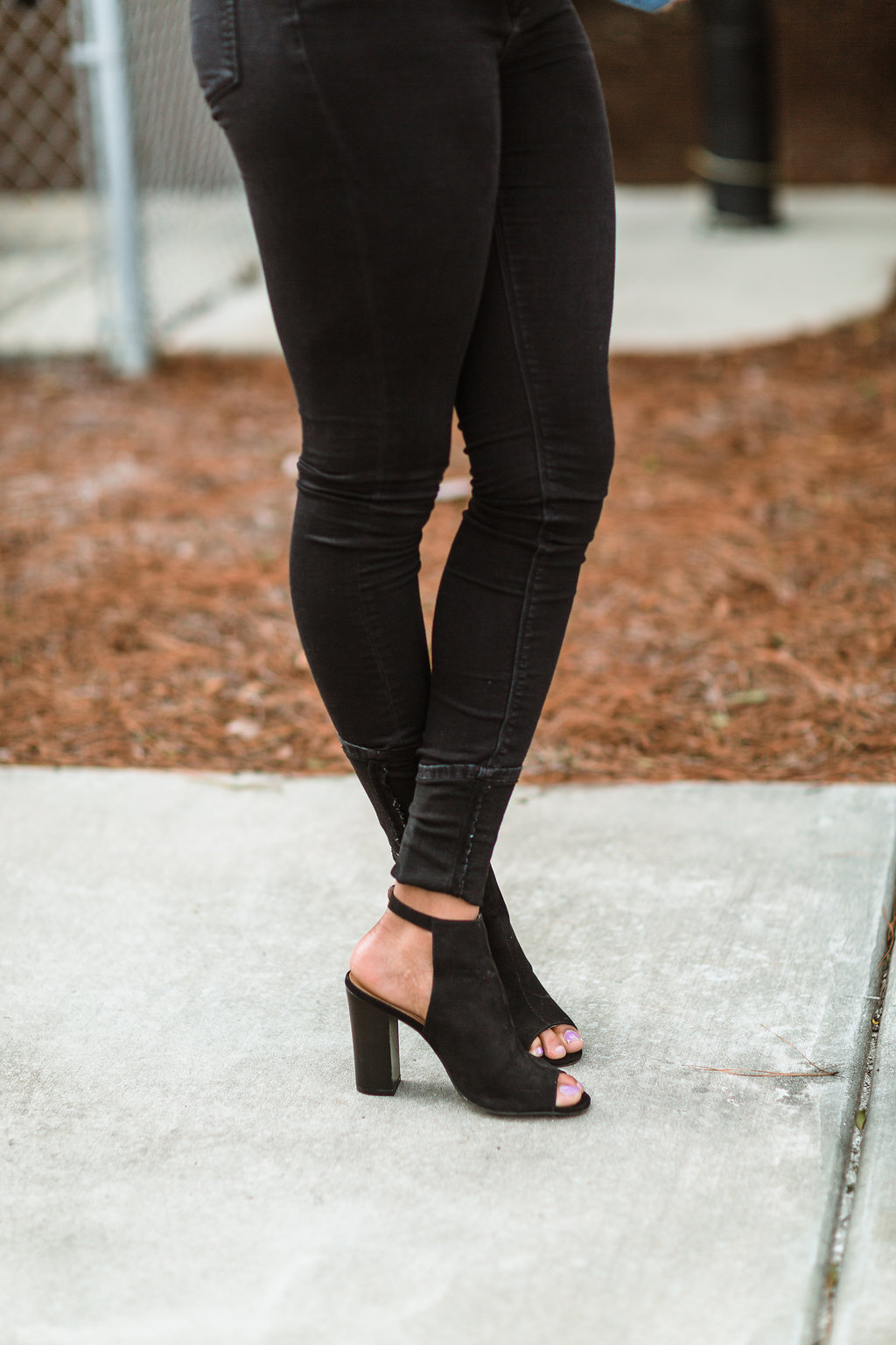how to style open toe booties