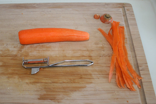 16 - Möhre schälen / Peel carrot