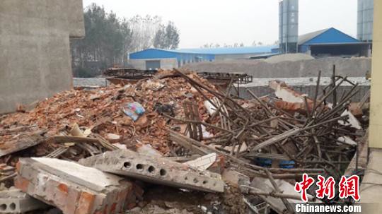 Henan luohe House collapsed killed 17 people continued: those responsible for control, the building razed