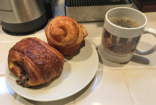Peet's Coffee and Tea - Major Dickason's Blend Dark Roast Drip Morning bun