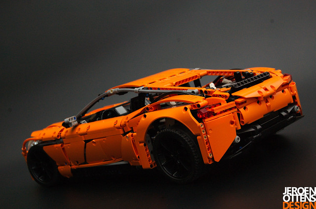 LEGO Technic Aston Martin DB11