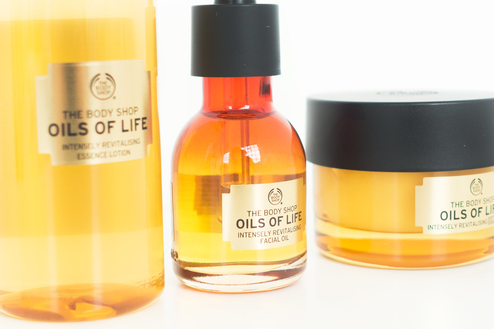 Products On Trial #4: First Impressions - The Body Shop Oils of Life