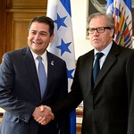 Secretary General Delivers Initiative to Combat Corruption and Impunity to President of Honduras