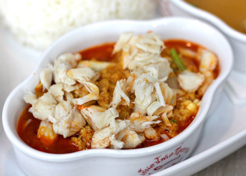 yentafo-kruengsonge-crab-yellow-curry-with-rice
