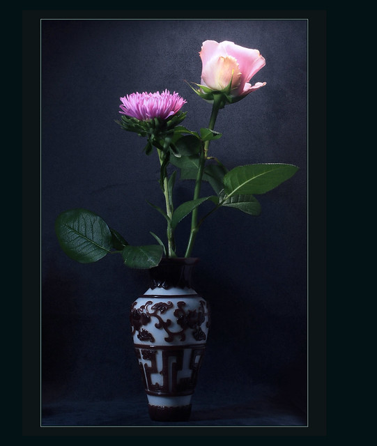 Peking glass  vase, Ching