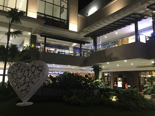 Ayala Mall the 30th, garden