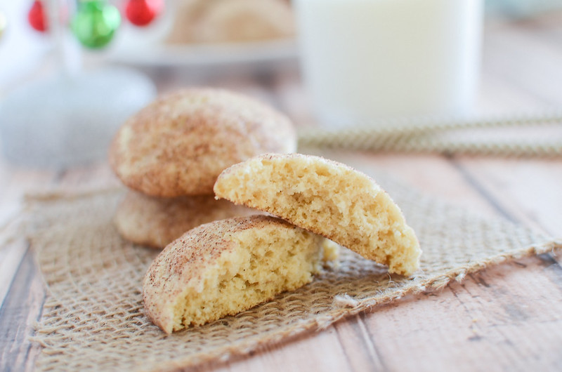 Gluten Free Snickerdoodles - easy gluten free Christmas cookie recipe! Soft and chewy cookies rolled in cinnamon sugar.