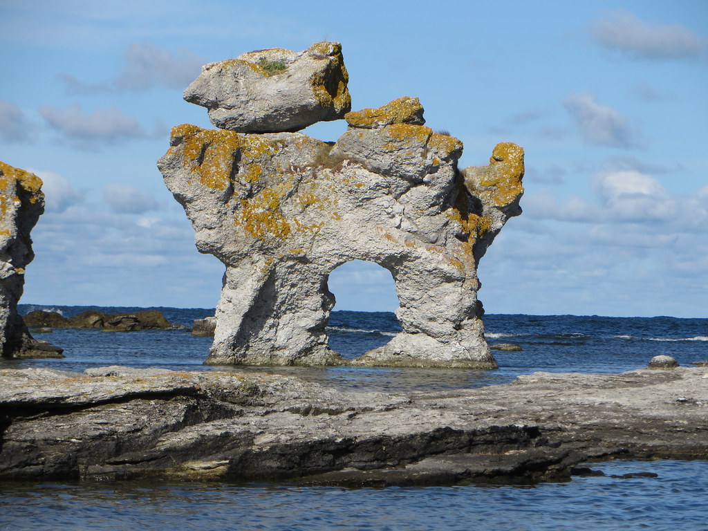 Fårö rauk | One of the most famous rock stacks on Fårö, Gotl… | Flickr1024 x 768