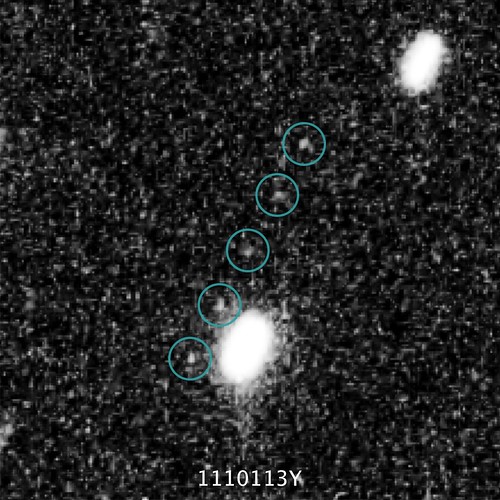 VCSE - Mai kép - A Hubble űrteleszkóp 2014 június 24.-i fényképsorozata a 2014 MU69-ről. A felvételek 10 perces időközönként készültek. Az 2014 MU69 zöld körökkel van jelölve..