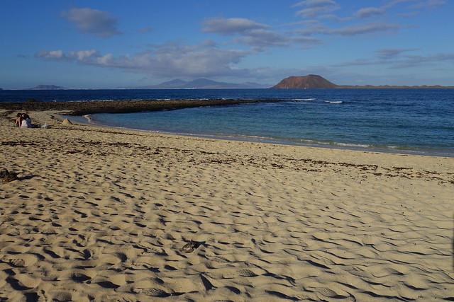 Corralejo, Islote de Lobos (vuelta a la isla, ruta a pie) y Dunas de Corralejo. - Fuerteventura (Islas Canarias). La isla de las playas y el viento. (53)
