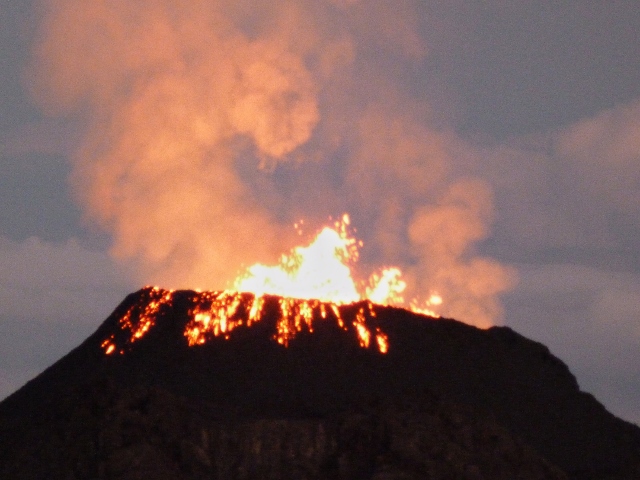 Atardecer en el volcán Le Piton de la Fournaise (Isla Reunión)