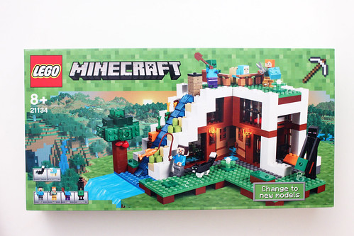 LEGO Minecraft The Waterfall Base (21134)
