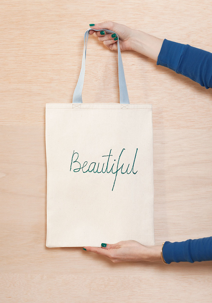DIY Tote bag con palabras bordadas · DIY Words Embroidered Cotton Canvas Tote Bag · Fábrica de Imaginación · Tutorial in Spanish