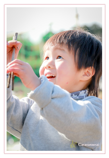 誕生日記念の家族写真　愛知県豊田市　愛知県緑化センター・昭和の森 市民農園（畑）　人気　オススメ　自由な子供の写真　男の子　女の子　データ
