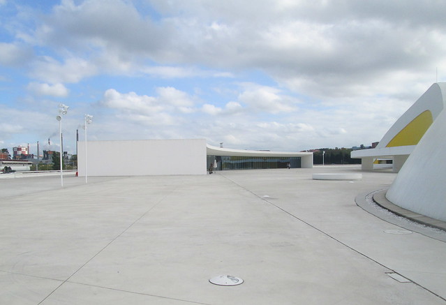 Low Rise Building, Oscar Niemeyer Centre, Avilés