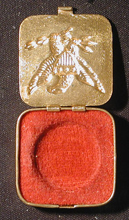 Coin gift box with eagle open