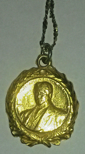 Vail medal necklace obverse