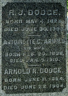 Robert J. Dodge tombstone