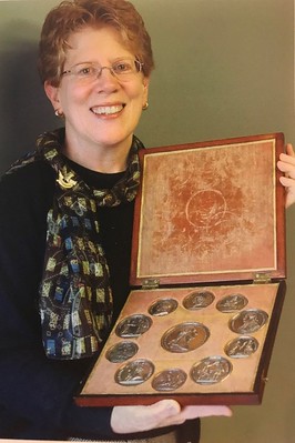 ANNE BENTLEY with Silver Comitia Americana Medal set