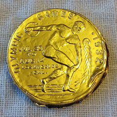 chocolate 1932 Olympic medal reverse