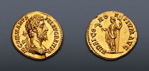 897_1 gold aureus of Commodus