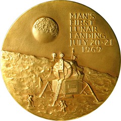 Apollo 11 Commemorative Moon Landing Medal reverse