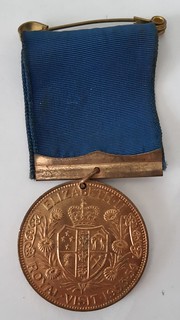 Elizabeth II New Zealand visit medal reverse