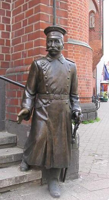 Hauptmann von Köpenick statue