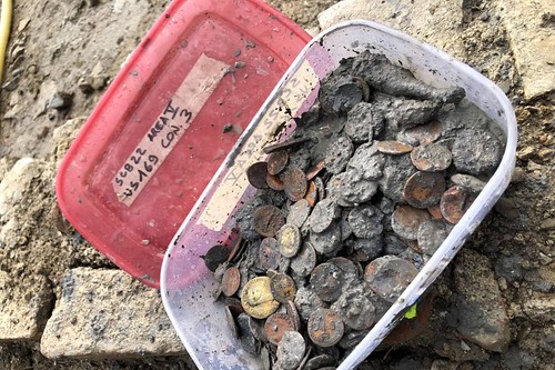 coins recovered with statues in Italy