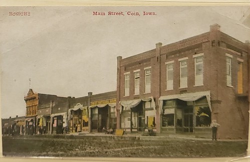 Coin Iowa Main Street postcard