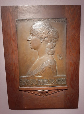 Violet Oakley plaque by Robert Tait MacKenzie
