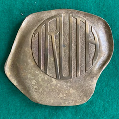 MacAdam Picasso medal reverse