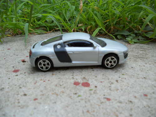 Audi R8 – Bburago2