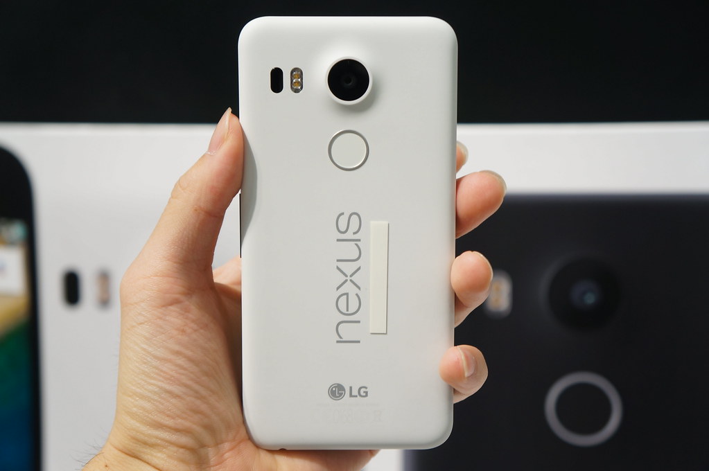「Nexus 5X」フォトレビュー ドコモから10月下旬発売、実質価格4万円台