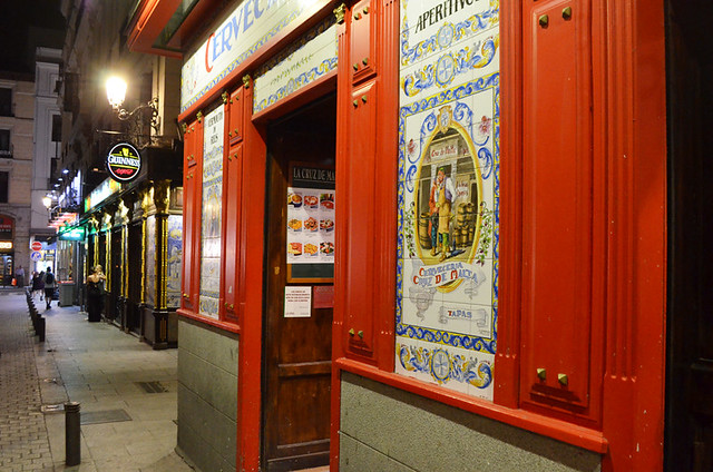 Red bar, Madrid