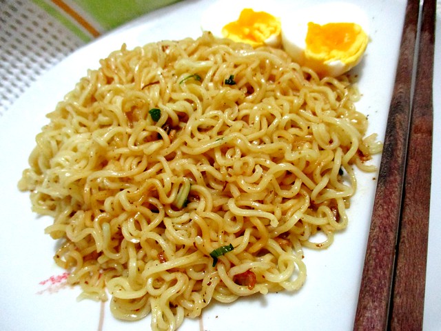 Marmite mee with egg 1