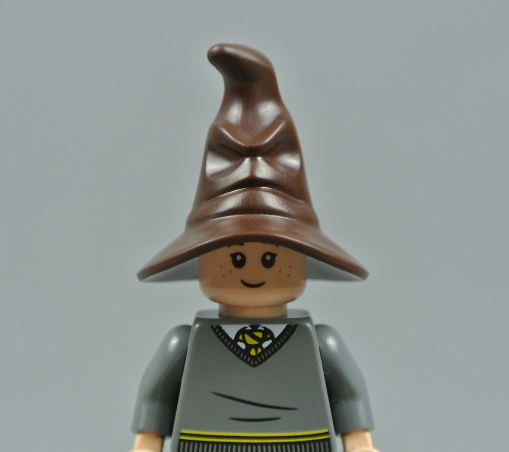 new LEGO dark-brown House Sorting Hat Harry Potter's Hogwarts School 