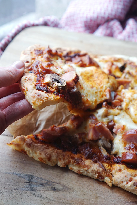 Gluten free mozzarella and glutinous rice pizza base recipe | with breakfast toppings: mattessons sausage, mushrooms and egg | gluten free pizza base recipe
