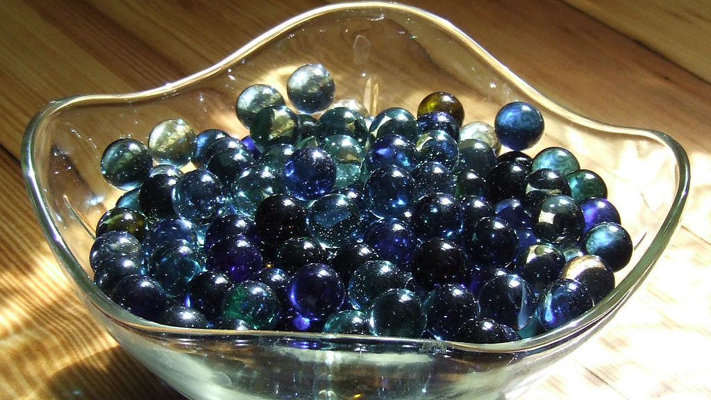 Researchers asked participants to guess how many marbles were in a jar
