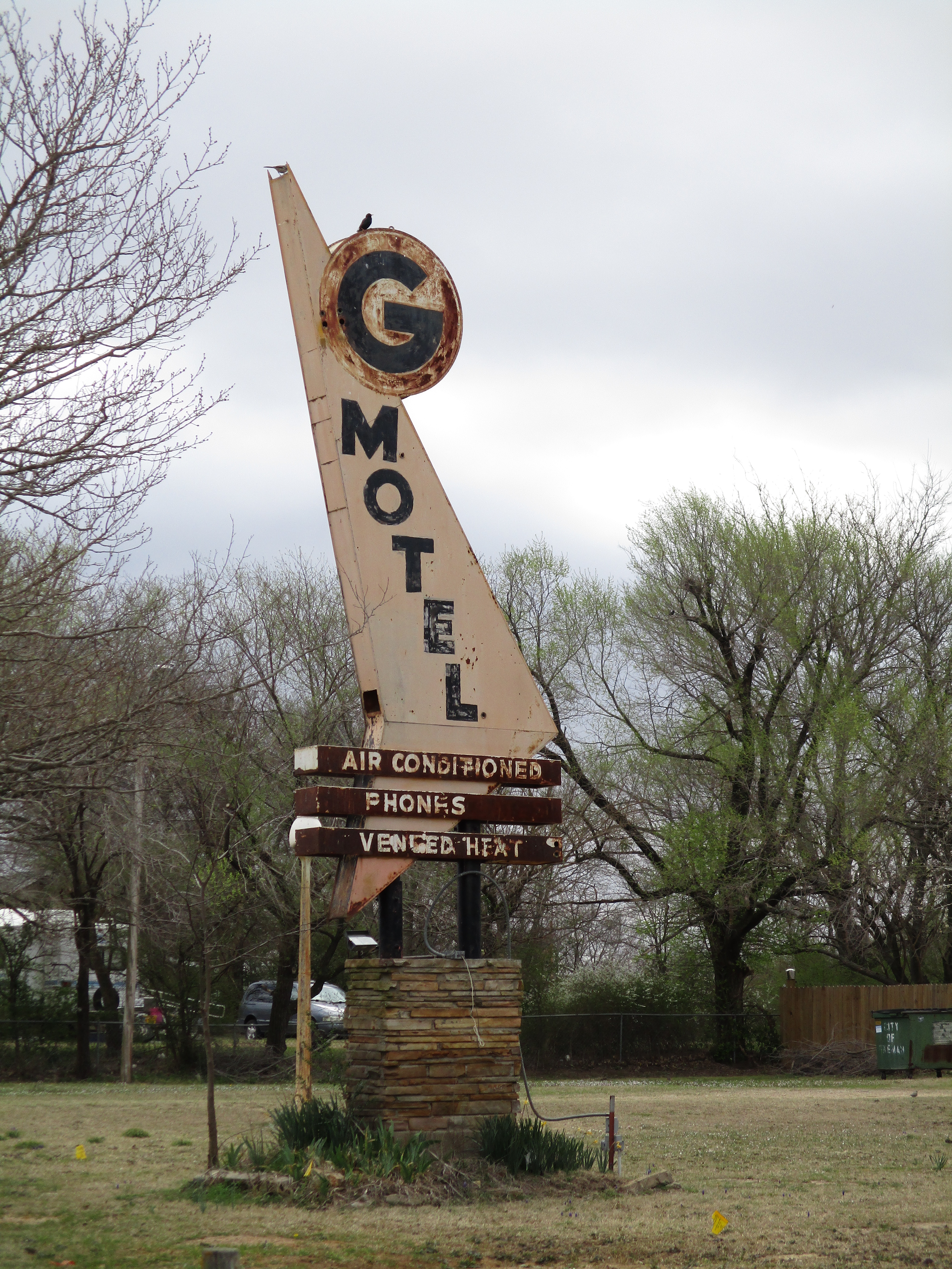 Circle G Motel - 1507 West Columbia Street, Okemah, Oklahoma U.S.A. - March 22, 2018