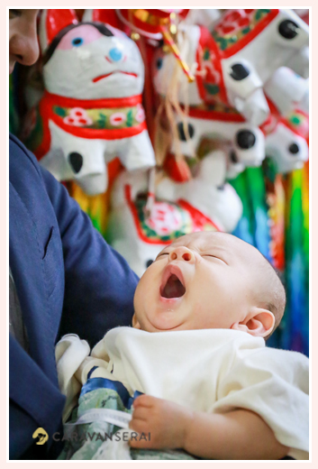  塩釜神社（名古屋市天白区）へお宮参り｜家族写真カメラマンが撮る自然な赤ちゃんの表情