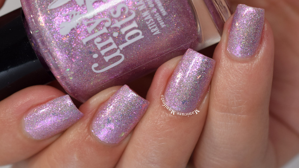 Girly Bits Addicted To Love