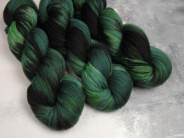 Favourite Sock – hand-dyed pure Merino wool superwash 4 ply/fingering yarn 100g – ‘Shady’ (dark green)