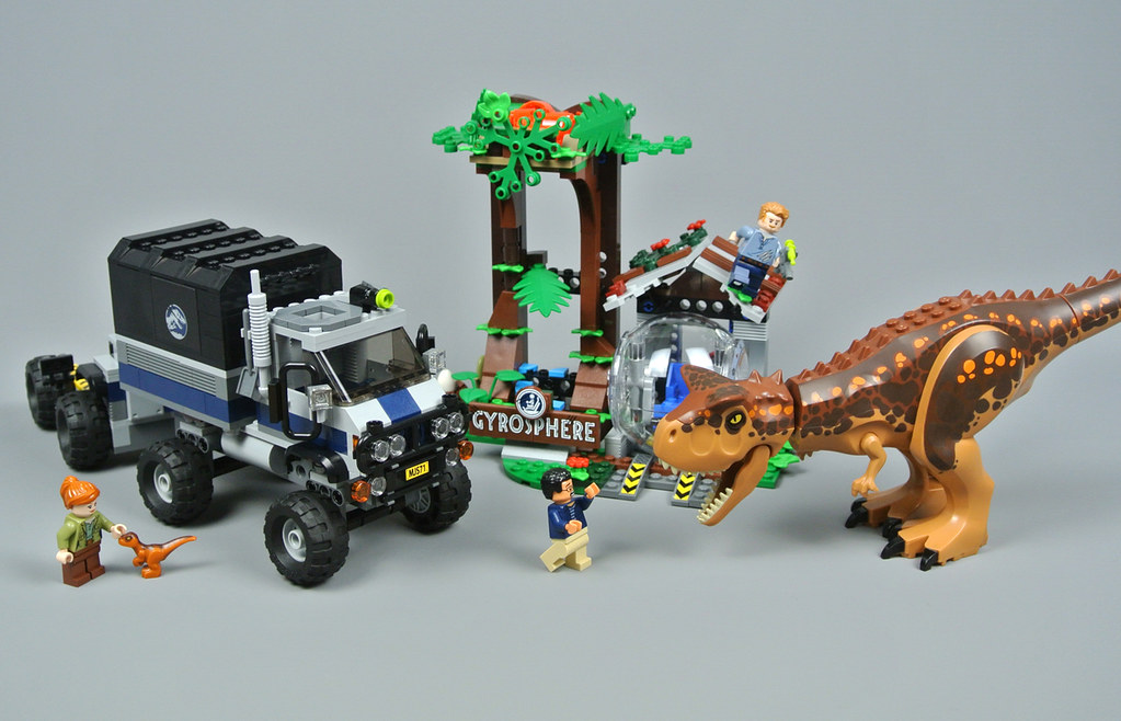 LEGO Carnotaurus Gyrosphere review | Brickset