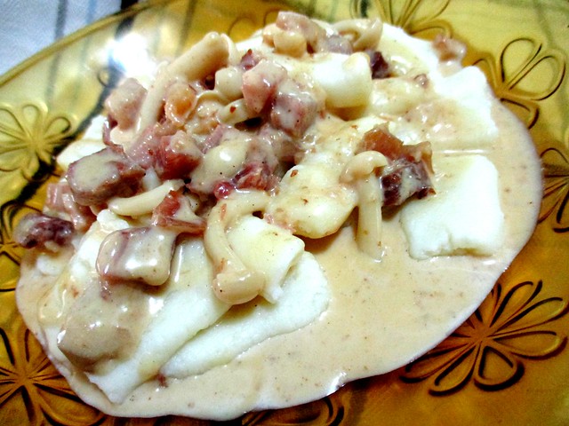 Potato gnocchi with bacon & enoki mushrooms & alfredo sauce 1