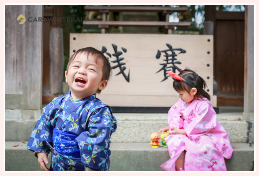 Family photography in Seto Aichi, Japan in Kimono for a client from Hong Kong, a Shinto shrine, professional photographer