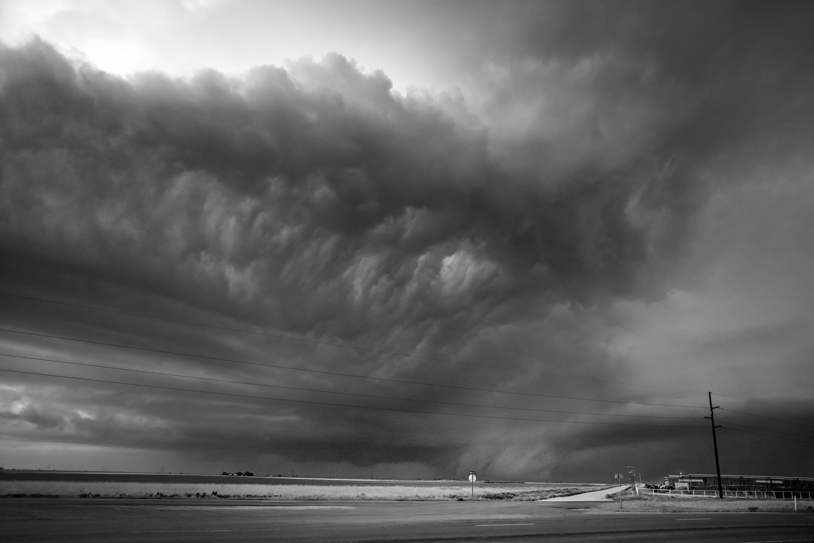 storm rolling in | by jody9