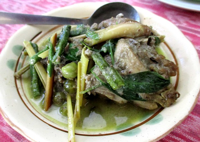 Payung Cafe green chicken curry